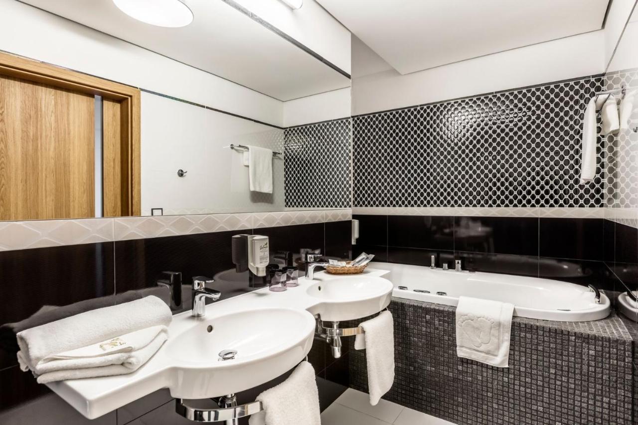Mercure Wiazowna Brant エクステリア 写真