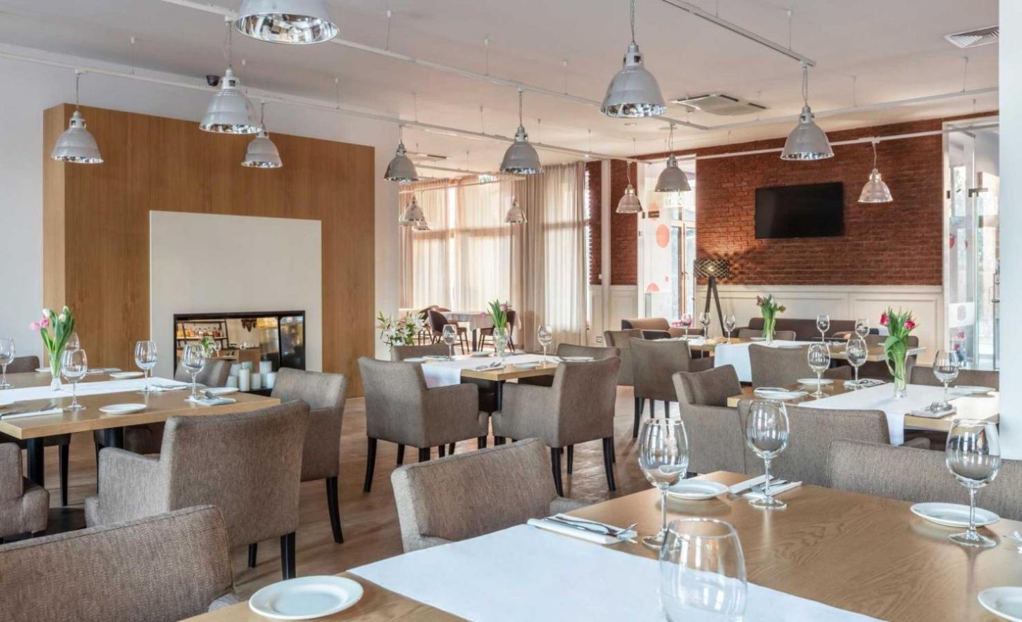 Mercure Wiazowna Brant エクステリア 写真